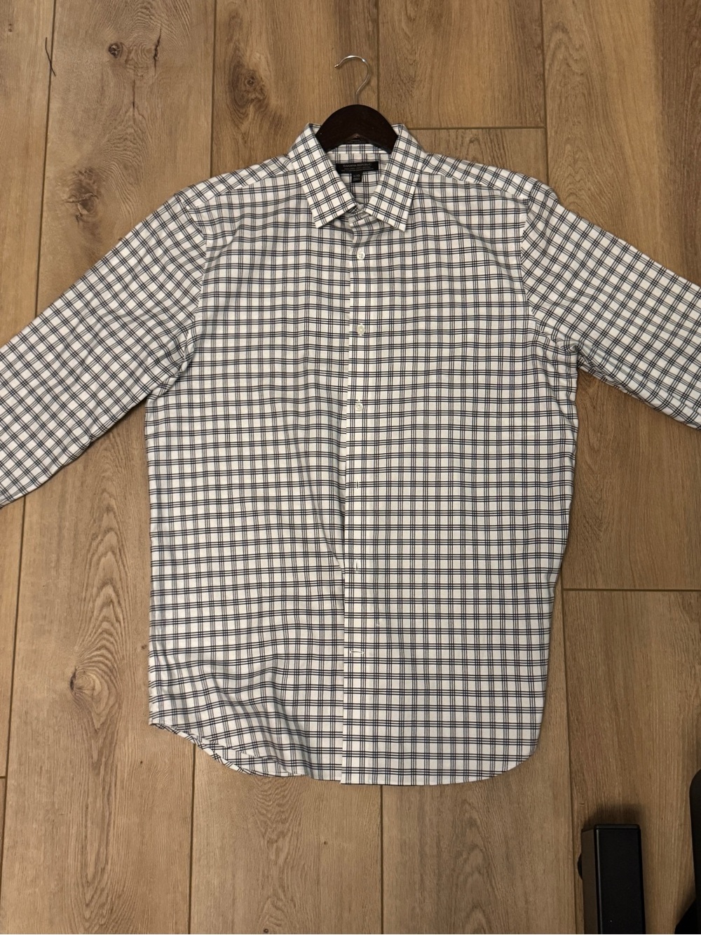 Banana Republic Non‑Iron Plaid Shirt – 100% Cotton – Men’s L